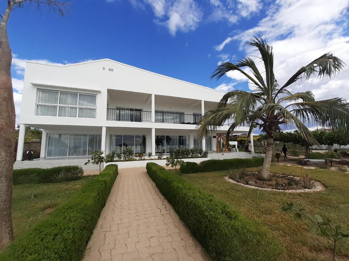 Aux 2 Metis Hotel Toliara Kültér fotó